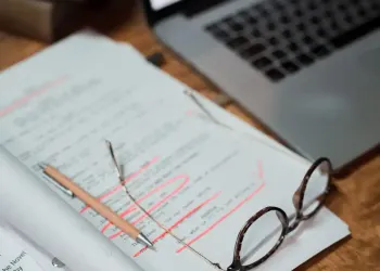 Il ruolo della documentazione nella qualità della revisione legale: tracciabilità delle procedure, raccolta degli elementi probativi e formazione del giudizio professionale.